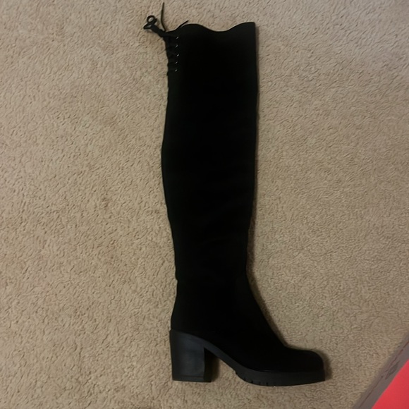 Black knee high boots - Picture 4 of 4